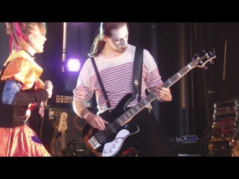 Duckbill Crisis – “Serenade” et “Funny Dogs” (live)
